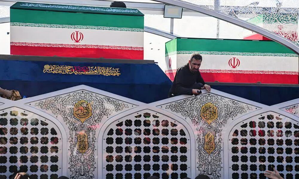تصاویر مراسم تشییع پیکر مطهر آقای شهید ایران