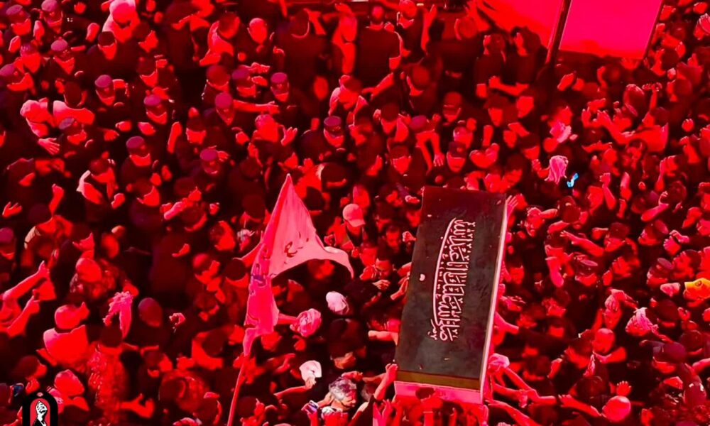 پایان چندین دهه انتظار؛ پیکر رهبر شهید به حرم سید‌الشهدا رسید